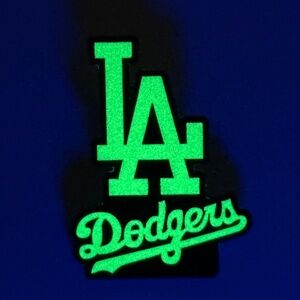 LA Dodgers Chrome Glow In The Dark Hat Pin Fitted Hats Pins Bag Baseball New Era
